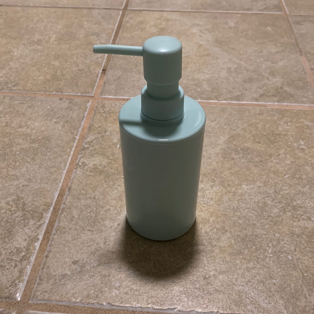 Soap dispenser